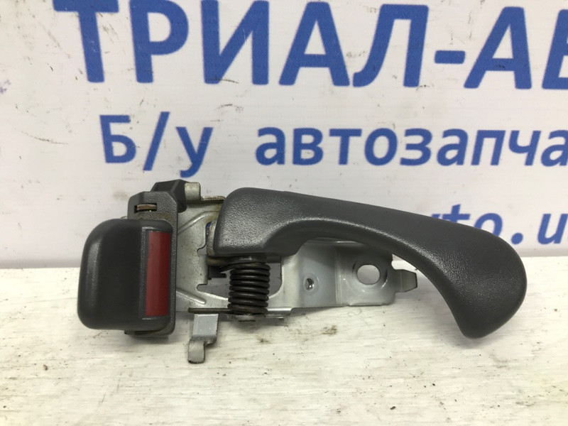 Ручка двери внутренняя правая Mitsubishi Pajero Sport K9 2.5 DIESEL 4D56 1996 (б/у) Киев - изображение 1