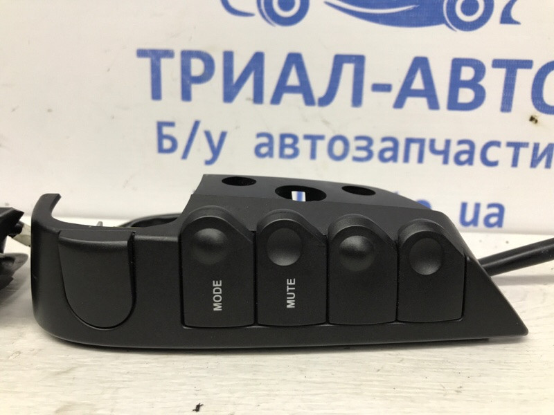 Кнопки руля SsangYong Rexton Y250 2.7 D27DT 2006 (б/у) Киев - изображение 3