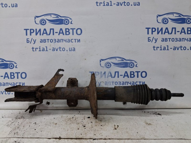 Амортизатор передний правый Dacia Duster HS 1.5 DIESEL K9K 2010 (б/у) Київ - зображення 4