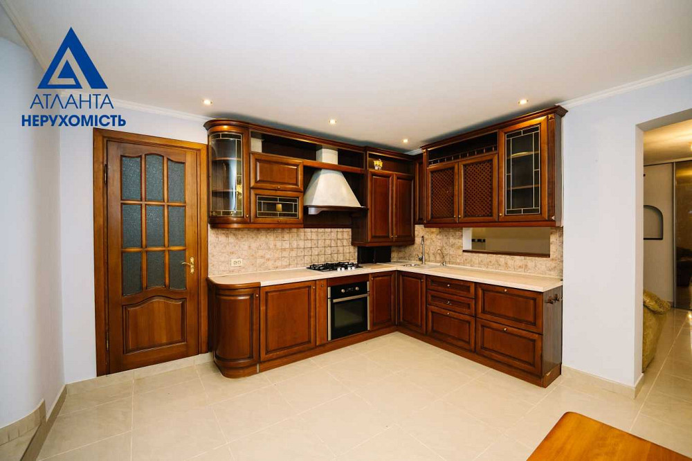 продажа 5-к квартира Луцк, 145000 $ Луцьк - зображення 1