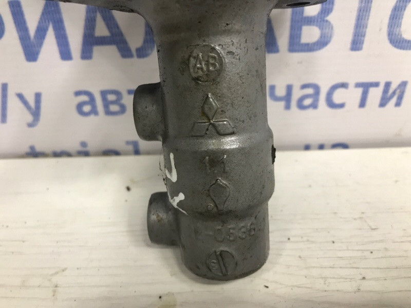 Тормозной цилиндр главный Mitsubishi Outlander XL 2.2 DIESEL 4N14 2007 (б/у) Киев - изображение 4