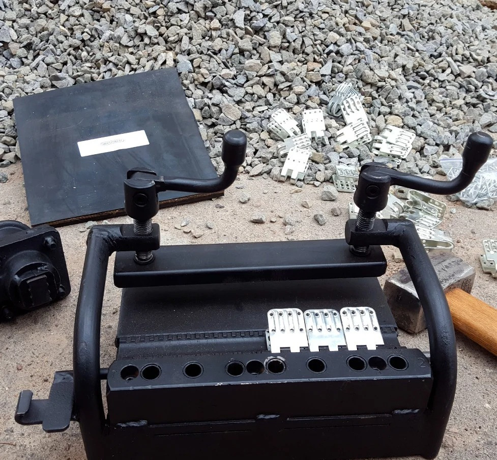 Продам Устройство УМ130 Для Запрессовки Соединителей В Ленту Харьков - изображение 4