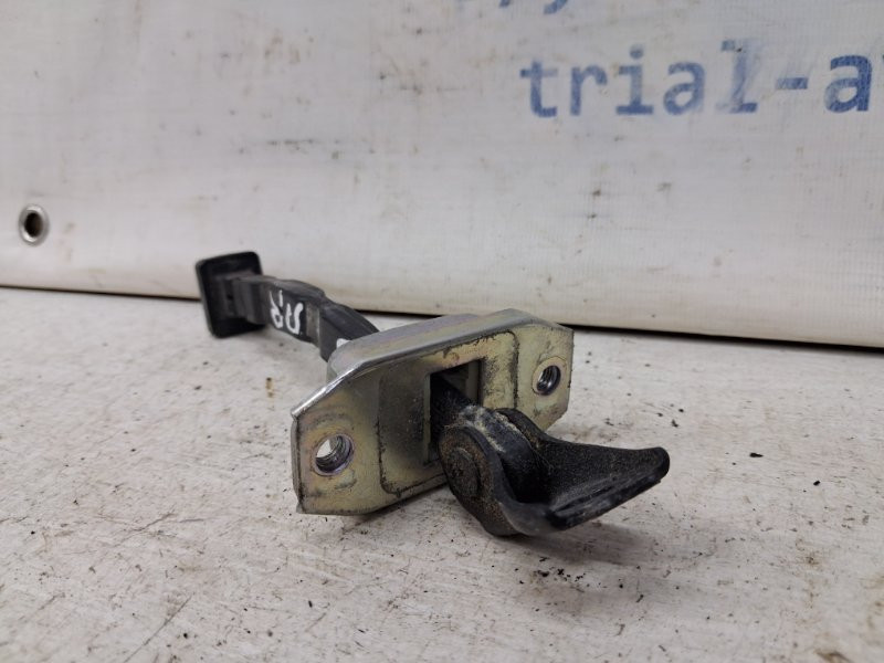 Ограничитель двери передний правый Mazda 3 BM 2.2 DIESEL 2013 (б/у) Киев - изображение 2