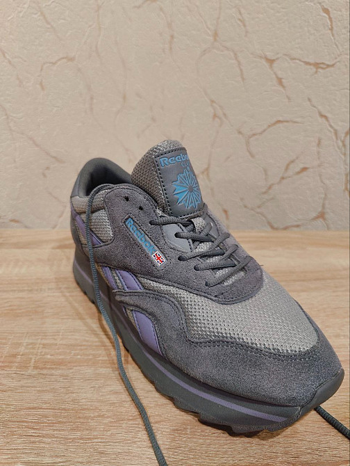 Оригінальні нові замшеві кросівки снікерси Reebok 40.5р./26.5 см Раздельная - изображение 7