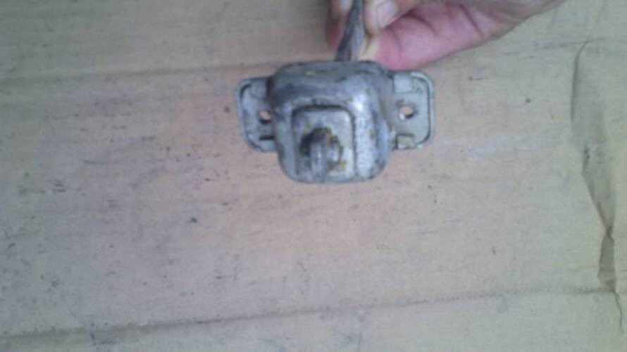 Ограничитель открывания двери 90181331 Опель Кадетт оригинал Винница - изображение 2