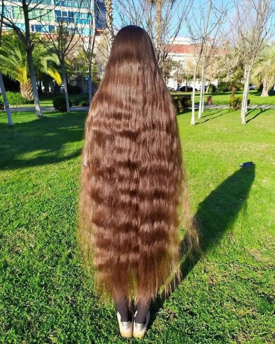 Куплю волосся Дорого у ДНІПРІ від 35 см.Особливо цінуються довгі пасма від 40 см.Телеграм 0633013356 Днепр - изображение 1