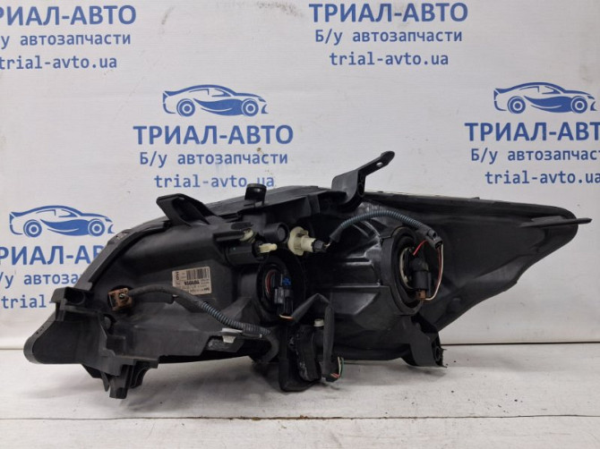 Фара правая галоген Toyota Auris E150 1.6 БЕНЗИН 1ZRFAE 2006 (б/у) Киев - изображение 4