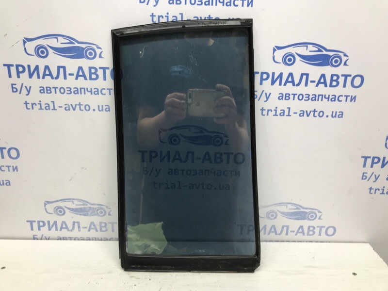 Стекло двери задней левой (форточка) Mitsubishi Pajero Wagon 3 3.2 ДИЗЕЛЬ 4M41 1999 (б/у) Киев - изображение 3