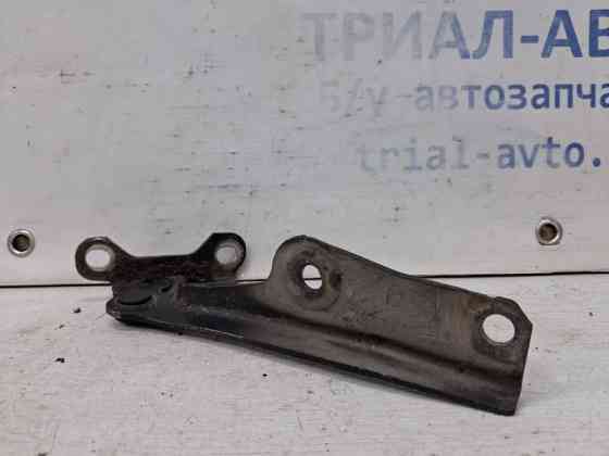 Петля капота правая Mitsubishi L200 KB 2.5 DIESEL 4D56 2006 (б/у) Киев