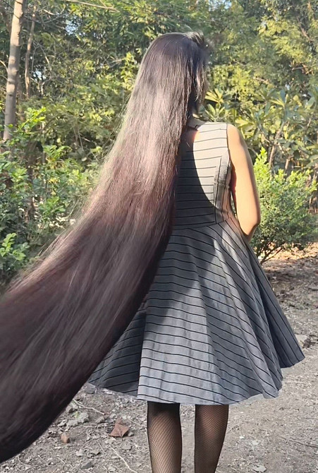 Куплю довге волосся у ДНІПРІ Дорого! Оплата готівкою одразу після зрізу Тел. 0961002722, 0633013356 Дніпро - зображення 1