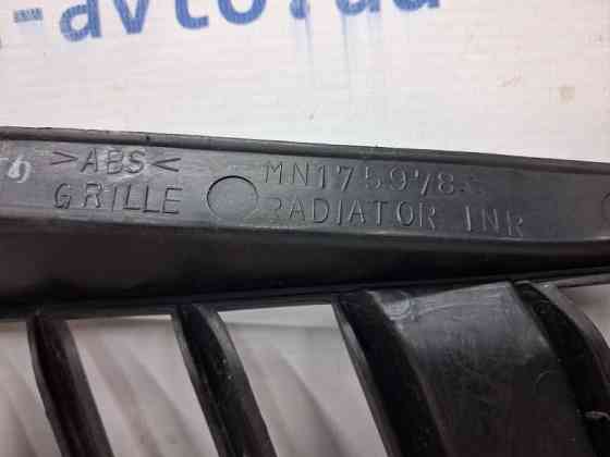 Решетка радиатора Mitsubishi Outlander CU 2.4 БЕНЗИН 4G69 2003 прав. (б/у) Киев