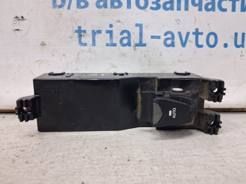 Кнопка стеклоподъемника Hyundai Santa fe DM 2.2 DIESEL D4HB 2012 (б/у) Киев - изображение 1