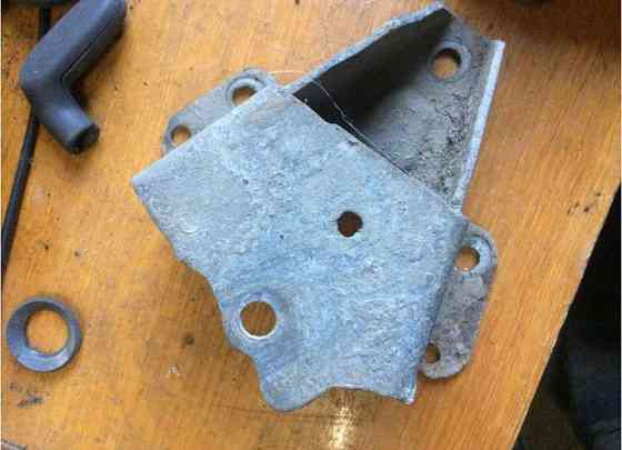 Бу кронштейн задней балки правый Renault Laguna 2, 432150002R, 8200602384, 8200023752 Кропивницкий