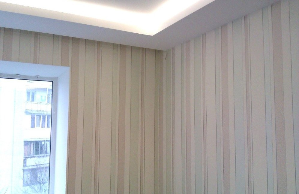 Поклейка обоев Киев Малярные работы Київ - зображення 1