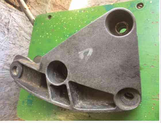 Бу кронштейн двигателя Renault Megane 2, Scenic 2, 8200072652 Кропивницький