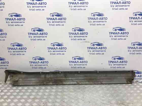 Накладка порога внешняя левая Mitsubishi Pajero Wagon 3 3.2 ДИЗЕЛЬ 4M41 1999 (б/у) Киев