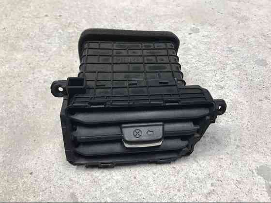 Бу дефлектор воздушный центральный правый Kia Rio 3 Кропивницький