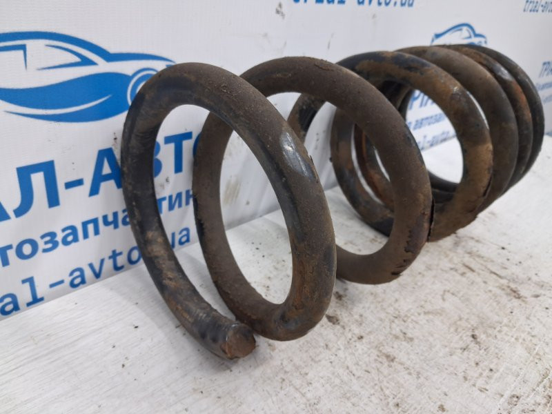 Пружина задняя Mitsubishi Pajero Wagon 3 3.2 ДИЗЕЛЬ 4M41 1999 (б/у) Киев - изображение 2