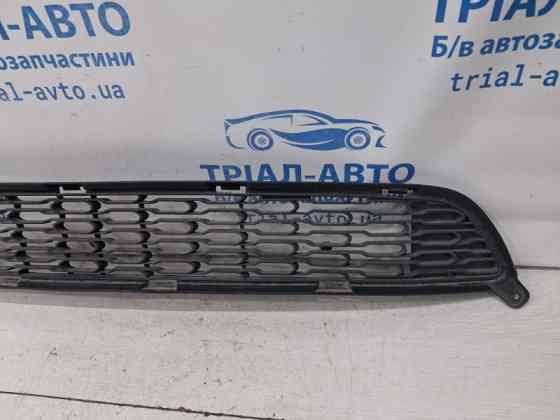 Решетка бампера центральная Kia Sorento XM 2.4 БЕНЗИН G4KJ 2009 (б/у) Киев