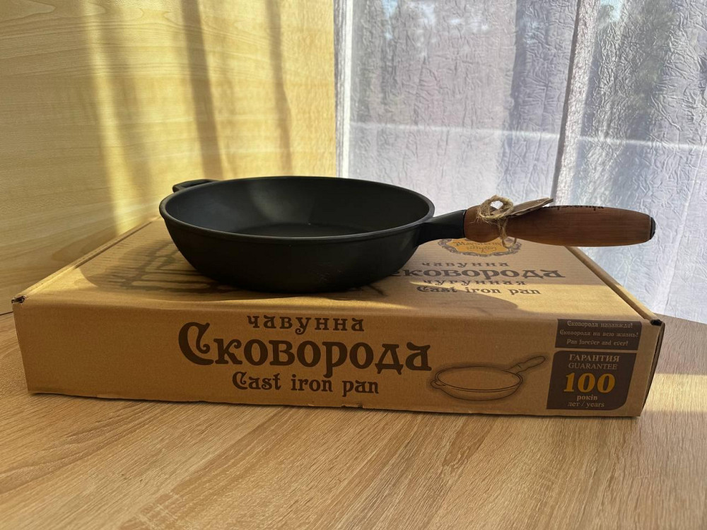 Сковорода чугунная Maysternya с деревянной ручкой 28х6см Т306 Одеса - зображення 12