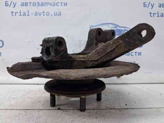 Кулак поворотный правый со ступицей Mitsubishi Outlander CU 2.4 БЕНЗИН 4G69 2003 (б/у) Київ