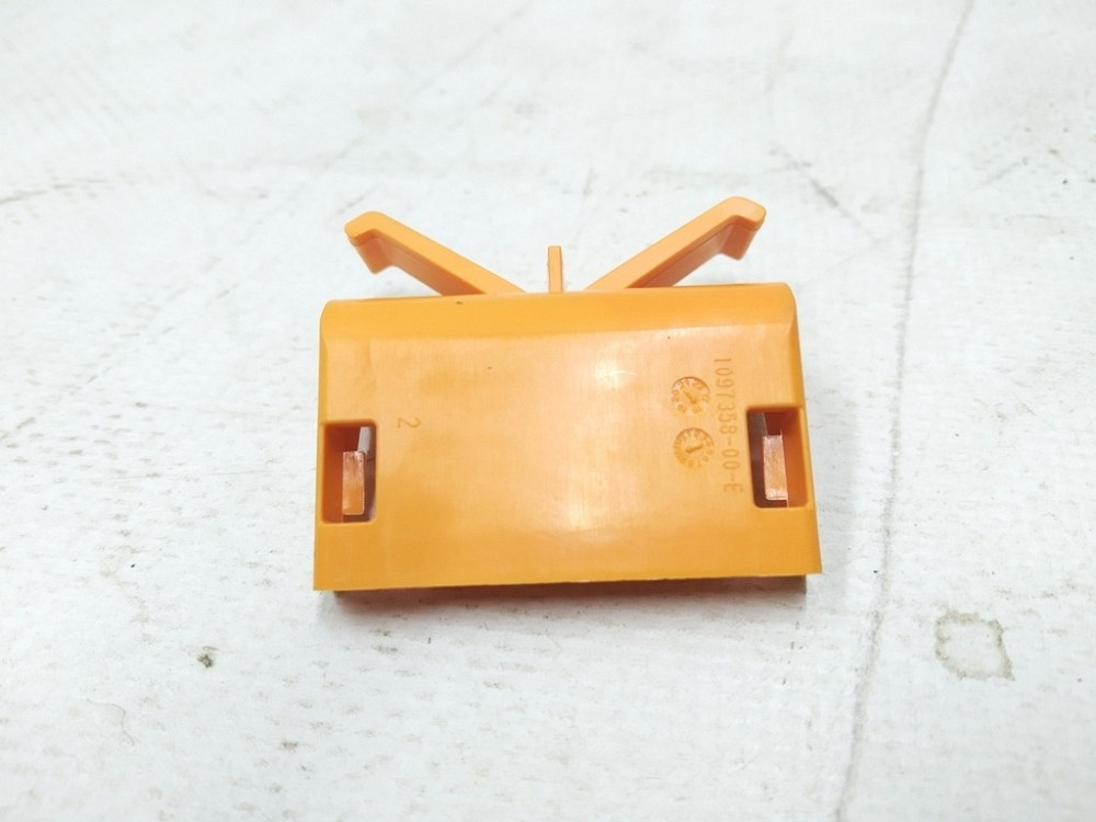 Крепление шины высоковольтной основной батареи Tesla model 1097358-00-E Киев - изображение 3