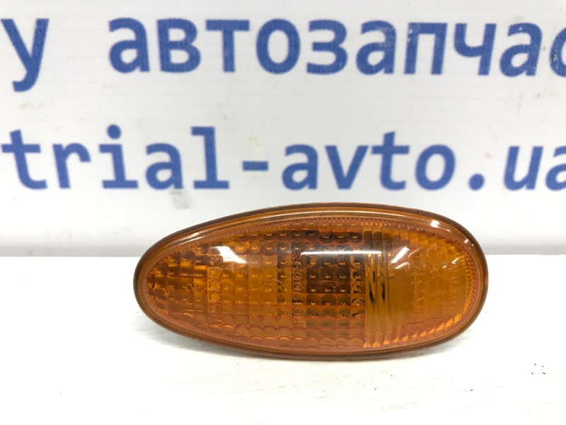 Повторитель поворотника Mitsubishi Pajero Sport K9 2.5 DIESEL 4D56 1996 (б/у) Київ - зображення 1