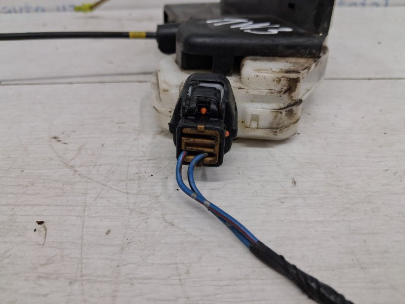 Замок двери передний левый Mitsubishi Pajero Wagon 3 3.2 ДИЗЕЛЬ 4M41 1999 (б/у) Киев - изображение 4