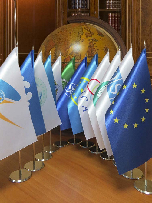 Металлический настольный флагшток на 1 флажок Киев - изображение 5