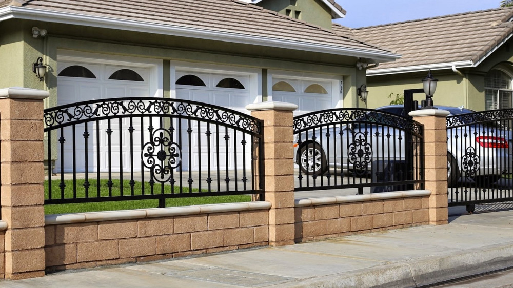 Паркан із профлиста, паркан зі штакетника, кований паркан, паркан жалюзі Кривий Ріг - зображення 1