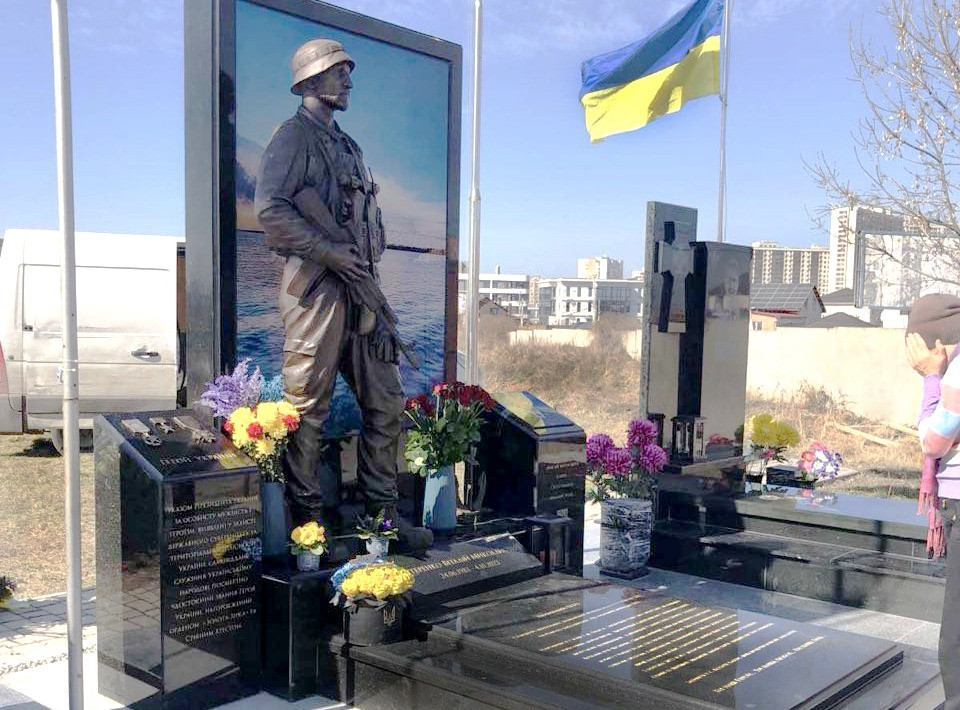 Бронзовий пам’ятник загиблому військовому ТрО — авторська робота на замовлення Київ - зображення 1