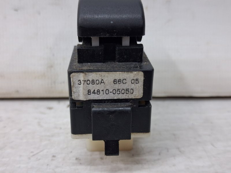 Кнопка стеклоподъемника Toyota Avensis T25 1.8 БЕНЗИН 1ZZFE 2002 (б/у) Київ - зображення 3