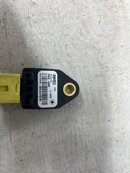 Датчик удара Hyundai I30 GD 1.6 DIESEL D4FB 2011 (б/у) Киев - изображение 3