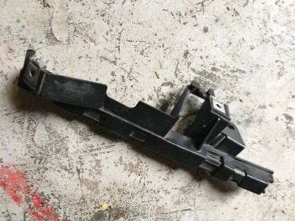 Бу кронштейн стекла задней правой двери Renault Scenic 2, 8200130628 Кропивницький - зображення 1