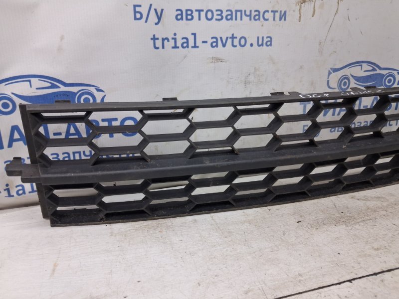 Решетка бампера центральная Skoda Octavia 2013-2020 5E0853677 (Арт. 80687) Киев - изображение 1