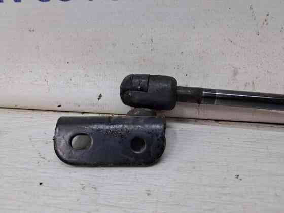 Амортизатор капота Kia Sorento 2002-2011 811813E010 (Арт. 63118) Київ