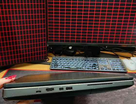 Ноутбук Dell Precision 7720 IPS 17.3 i7 AMD Radeon Pro WX 4130 Киев