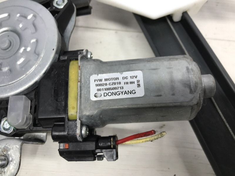 Стеклоподъемник передний правый SsangYong Korando C200 2.0 DIESEL 2010 (б/у) Київ - зображення 4