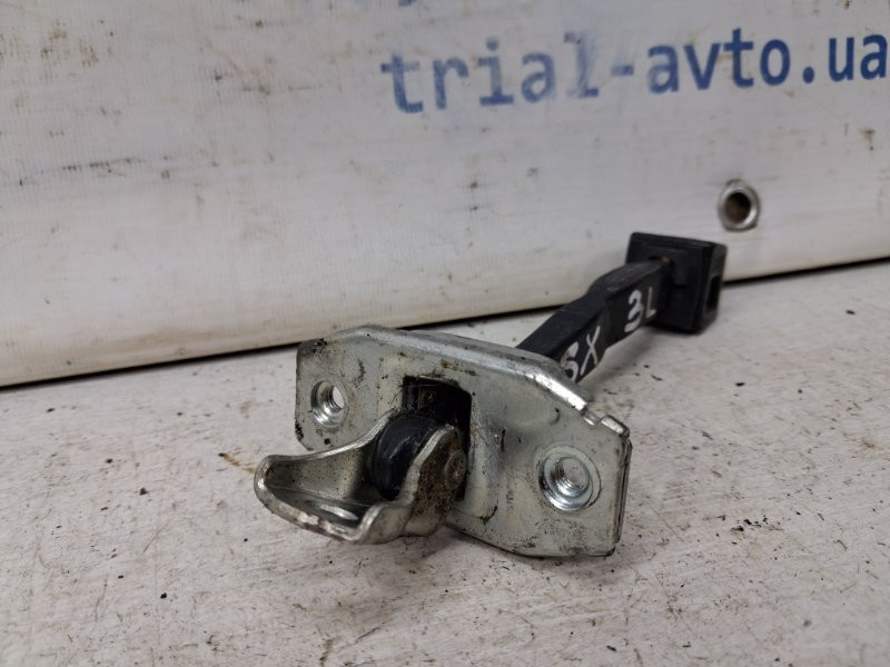 Ограничитель двери задний левый Mitsubishi ASX GA 1.8 DIESEL 4N13 2010 (б/у) Киев - изображение 2