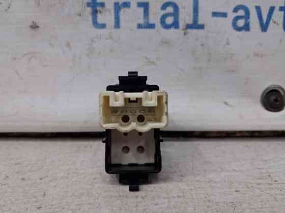 Кнопка стеклоподъемника Toyota Camry XV30 3.0 БЕНЗИН 1MZFE 2001 (б/у) Киев