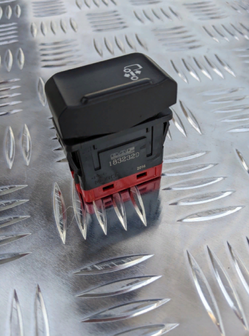 1832329 Кнопка DAF XF 106 Euro 6 Львов - изображение 1