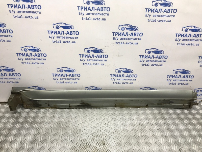 Накладка порога внешняя правая Mitsubishi Pajero Wagon 3 3.2 ДИЗЕЛЬ 4M41 1999 (б/у) Київ - зображення 1