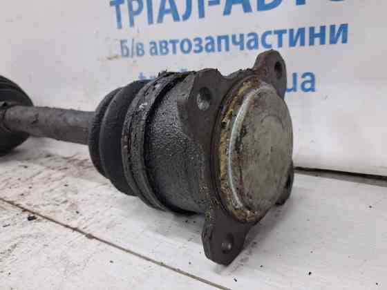 Привод передний правый АКПП Mitsubishi Pajero Wagon 3 3.2 ДИЗЕЛЬ 4M41 1999 (б/у) Київ