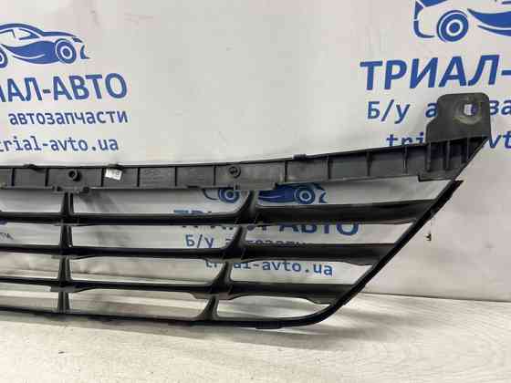 Решетка бампера центральная Hyundai IX35 LM 1.7 DIESEL D4FD 2009 (б/у) Киев