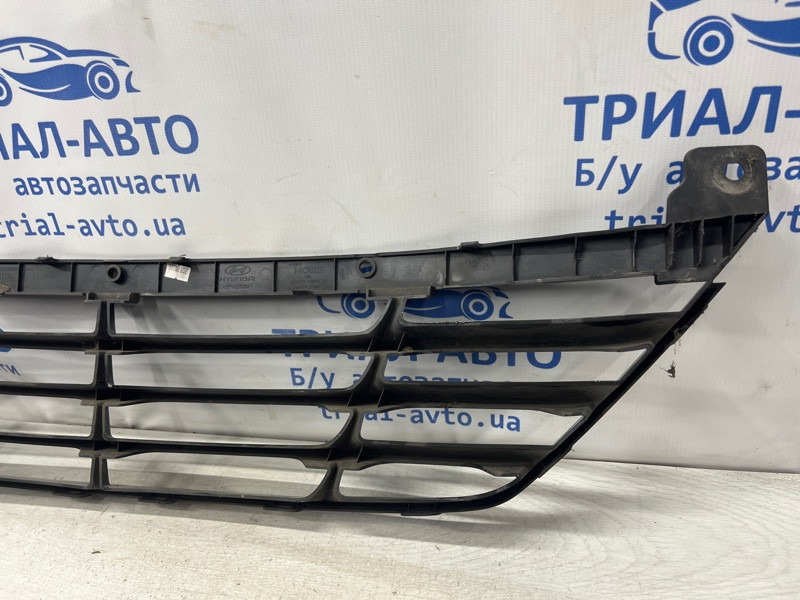 Решетка бампера центральная Hyundai IX35 LM 1.7 DIESEL D4FD 2009 (б/у) Київ - зображення 5