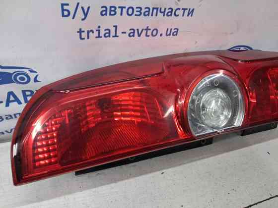 Фонарь задний внешний правый Fiat Doblo 2 1.6 ДИЗЕЛЬ MULTIJET 2010 (б/у) Київ