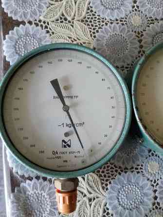 Продам манометри і вакуумметр Київ