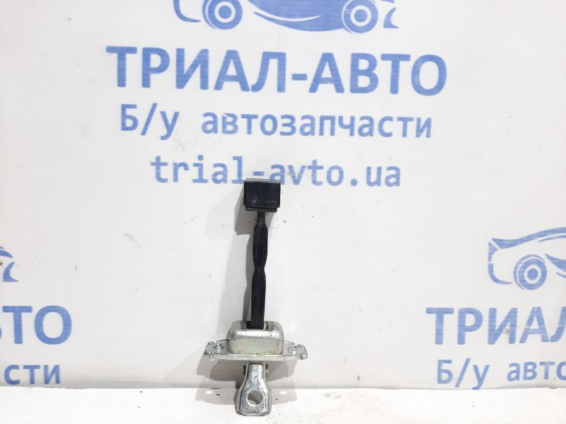 Ограничитель двери задний левый Mitsubishi Lancer 10 1.5 БЕНЗИН 4A91 2007 (б/у) Киев - изображение 1