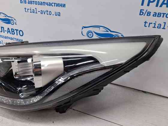 Фара левая Ксенон Hyundai IX35 LM 1.7 DIESEL D4FD 2009 (б/у) Киев
