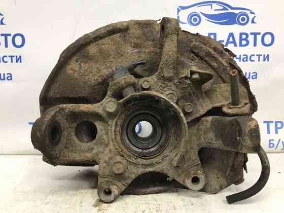 Кулак поворотный правый со ступицей Mitsubishi Pajero Wagon 4 3.2 ДИЗЕЛЬ 4M41 2006 (б/у) Киев